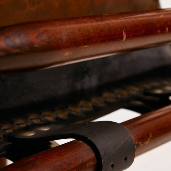 Image 1 of Poltrona e pouf in pelle di vitello ungherese, set da 2