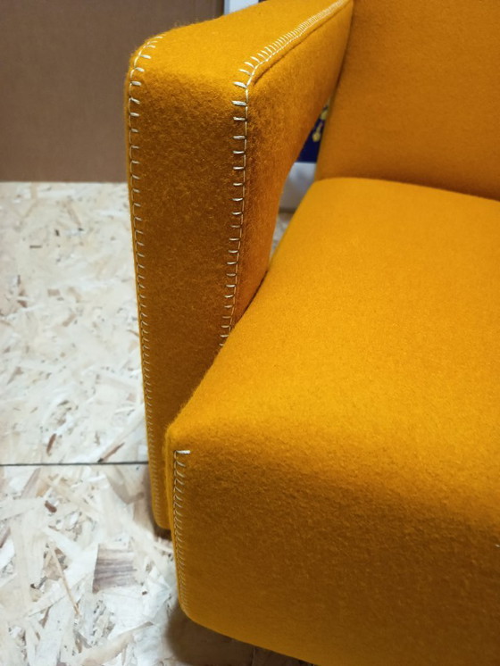 Image 1 of CASSINA Paire de fauteuils Utrecht 637 NEUF 2026 en laine KVARD Moutarde par Gerrit Rietveld