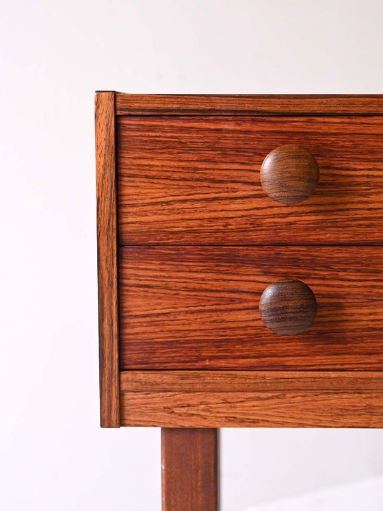 Image 1 of Scandinavisch nachtkastje met twee laden