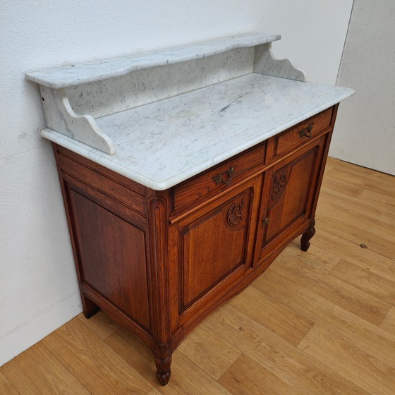 Image 1 of Credenza, cassettiera, comò e mobile da bagno vintage e antichi con piano in marmo.