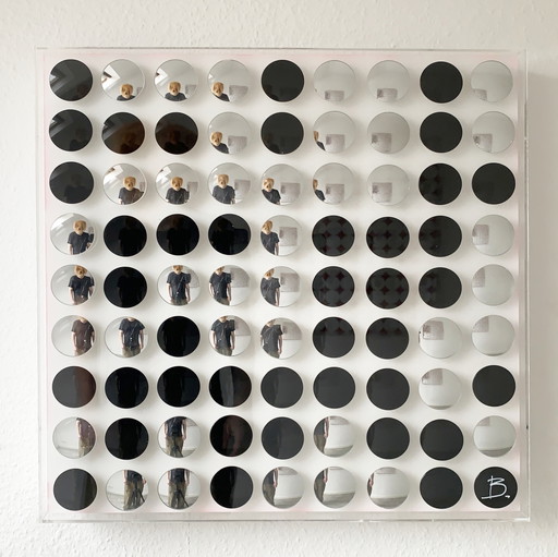 Objet mural S-GO-001 de LJ Billion