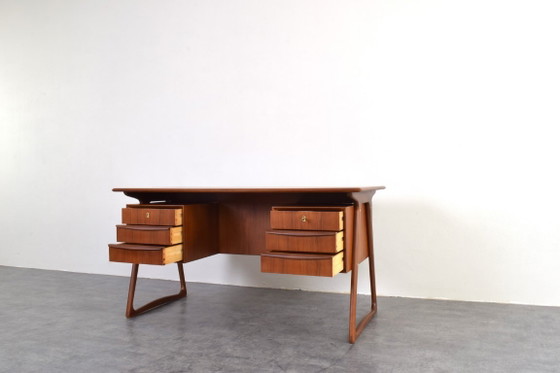 Image 1 of Scrivania esecutiva Mid-Century in teak di Svend Åge Madsen per H.P. Hansen, anni '60