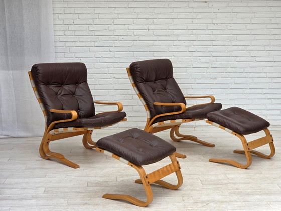 Image 1 of Années 1970, design norvégien d'Elsa & Nordahl Solheim, ensemble chaise et tabouret.