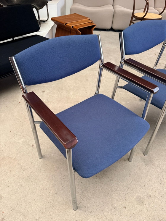 Vintage model 60 chair, Gijs van der Sluis (stock: 3), Armchairs, Textile, Wood, Blue (photo 4 of 15)