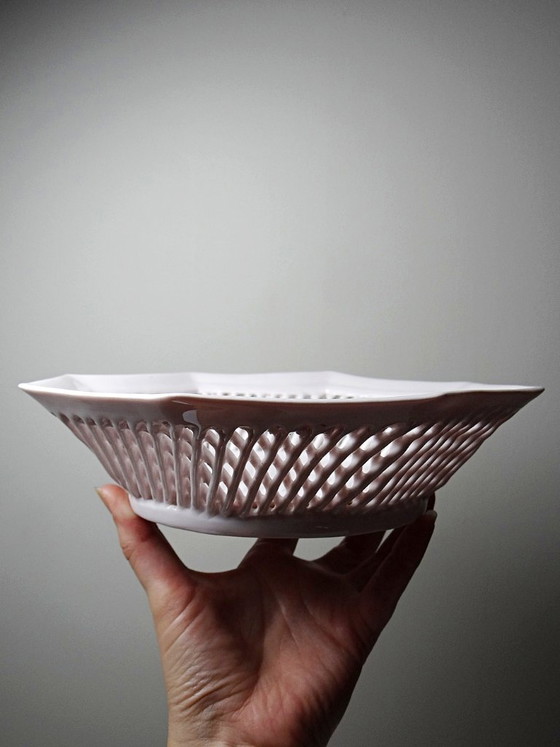 Image 1 of Octagonal bowl in pale pink braided porcelain, circa 1950