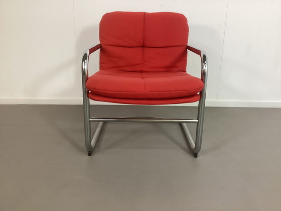 Image 1 of Poltrona con struttura tubolare dal design vintage