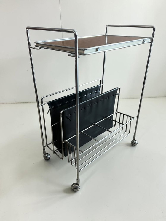 Image 1 of Vintage Zeitungswagen aus Chrom | Mid Century Beistelltisch | Deutscher Design Magazinwagen | Rollwagen | 70er Jahre