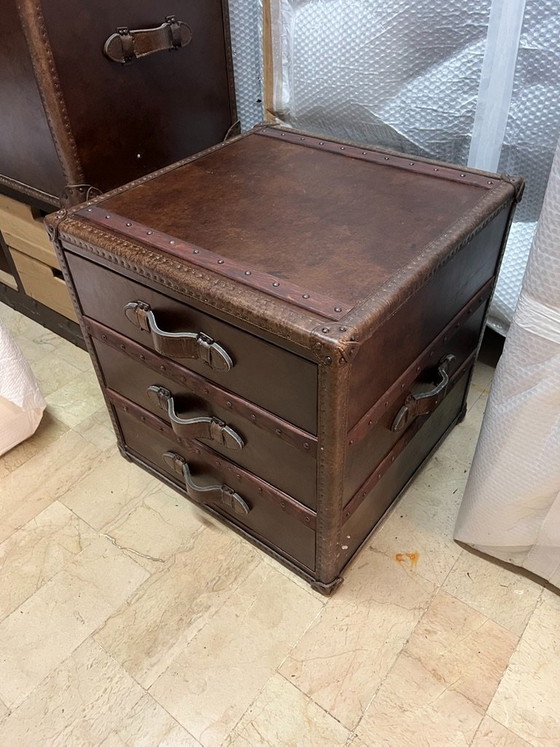 Set of RH Mayfair Steamer Trunk Leather 2 x 24" Cube Vintage Cigar, Restoration Hardware, Chest of drawers (photo 3 of 7)