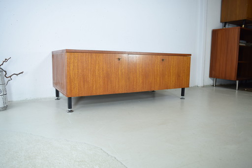 Buffet en teck des années 1960, commode basse vintage style milieu du siècle