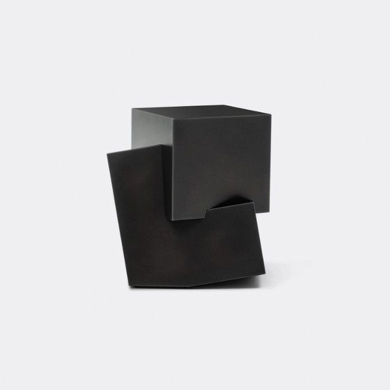 Image 1 of HOLLY HUNT Studio Design Stefan Gulassa Pyriet bijzettafel