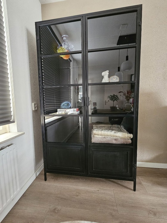 Image 1 of Kast 
