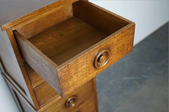 Image 1 of Mobiletto per medicinali in quercia inglese, anni '30