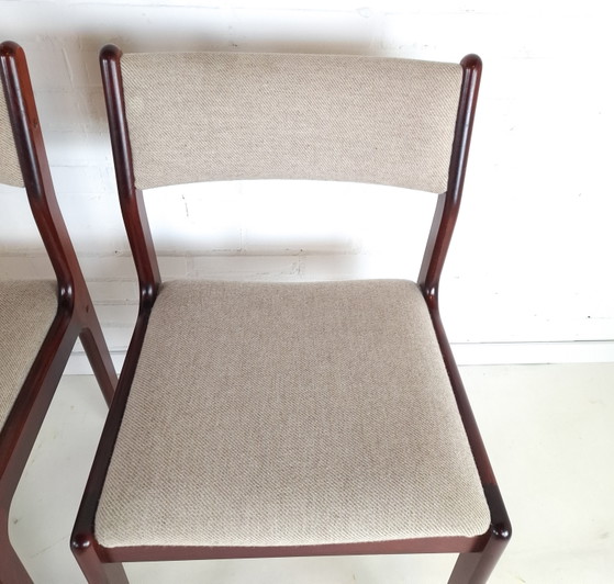 Image 1 of 4 chaises vintage de design danois Findahl en bois et tissu