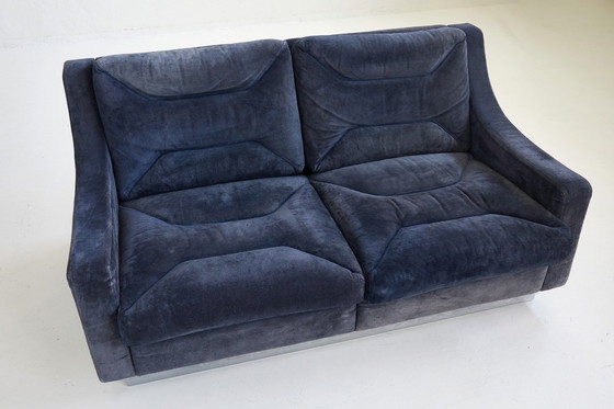 Image 1 of  Divano a due posti nello stile di Jacques Charpentier, Francia 1970.