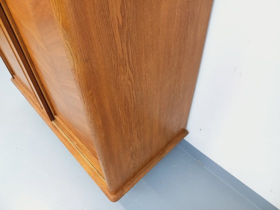Image 1 of Vintage eikenhouten kledingkast uit de jaren 60
