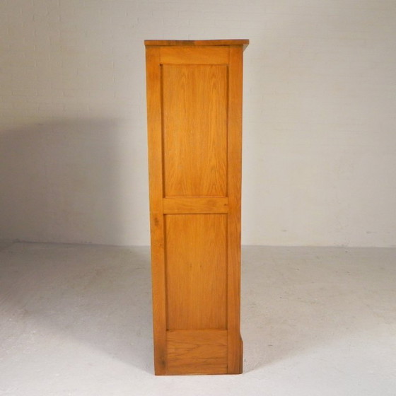 Armadio a serrandina in rovere con 2 ante, alto 150 cm, anni '30 – Cassettiere, Legno (photo 15 of 21)
