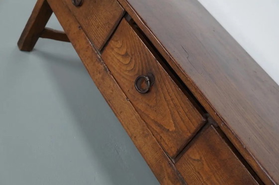 Image 1 of Spanischer rustikaler Bauern-Couchtisch aus Kastanienholz, 18. Jahrhundert