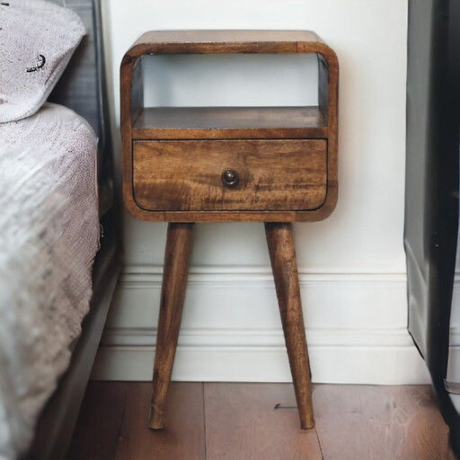 Table de chevet scandinave compacte