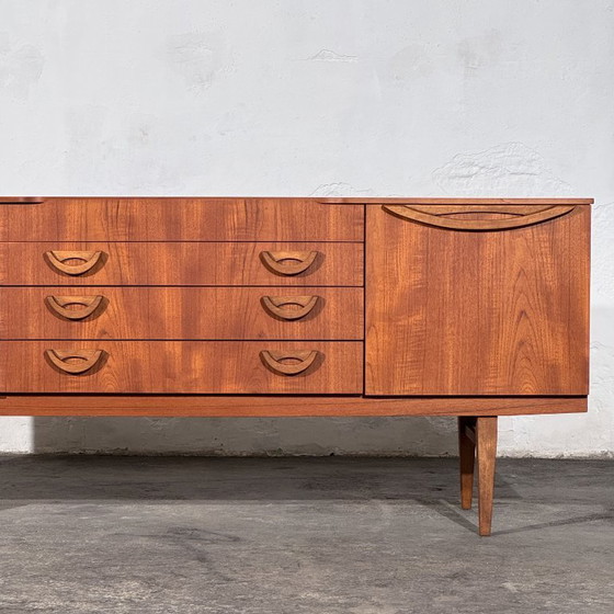Beautility Teak Sideboard, 1960er Jahre – Holz (photo 2 of 20)
