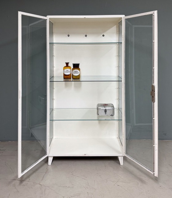 Image 1 of White vintage apothecary cabinet / display cabinet