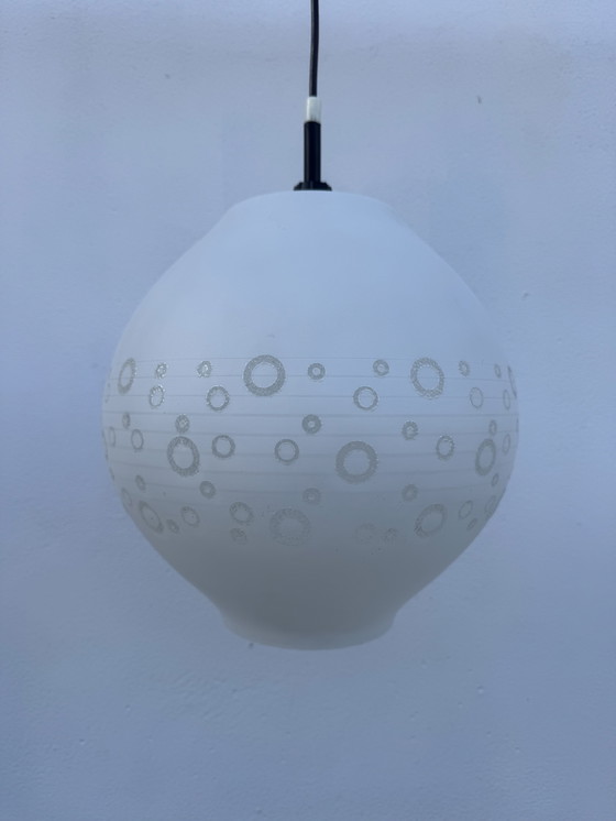 Image 1 of Lampada a sospensione a forma di sfera di vetro a bolle degli anni '70