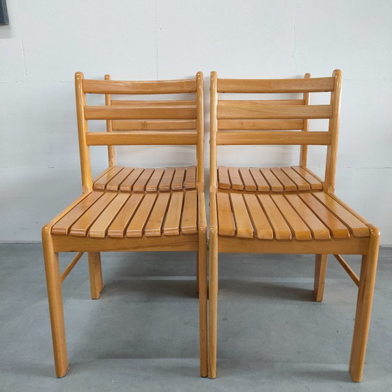 Image 1 of 4 Stühle für das Esszimmer im skandinavischen Stil (helle Farbe)