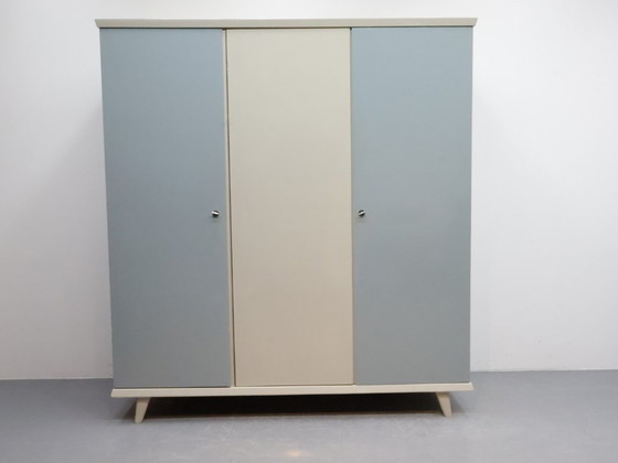 Image 1 of Vintage kledingkast | Auping | 3 deurs