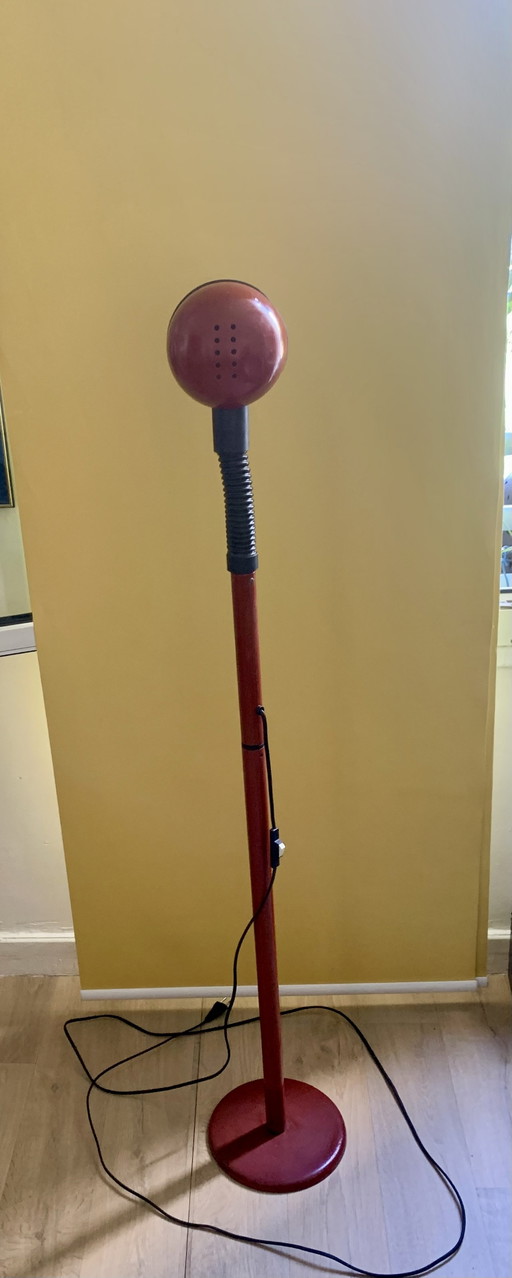 Groot, zeldzaam model in bordeauxrood - ALDA Type 1 - Zweden, jaren 70 – vloerlampen, Metal, Rubber (photo 2 of 15)