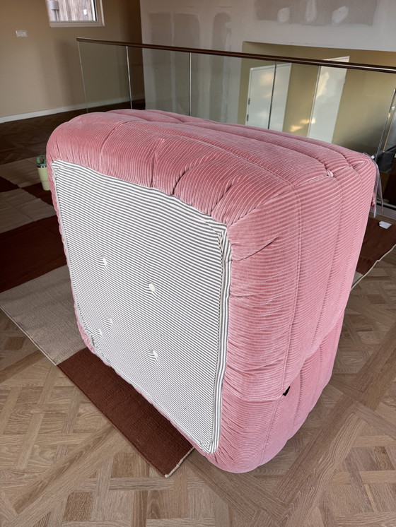 Image 1 of Ligne Roset TOGO hoekelement roze ribstof