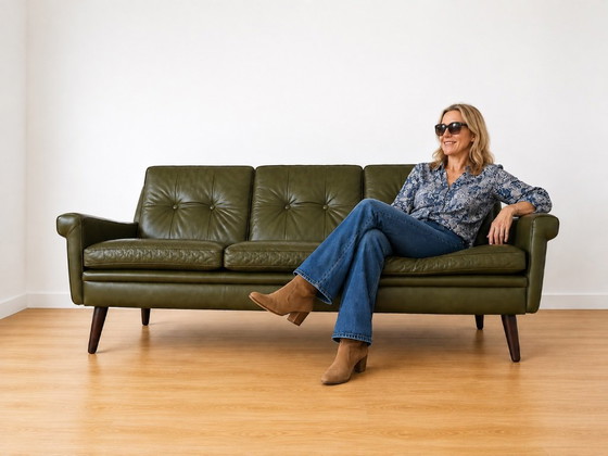 Vintage Danish Svend Skipper 3 Person Sofa In Olive Green Leather 1960s – 3-5 seaters (photo 4 of 5)