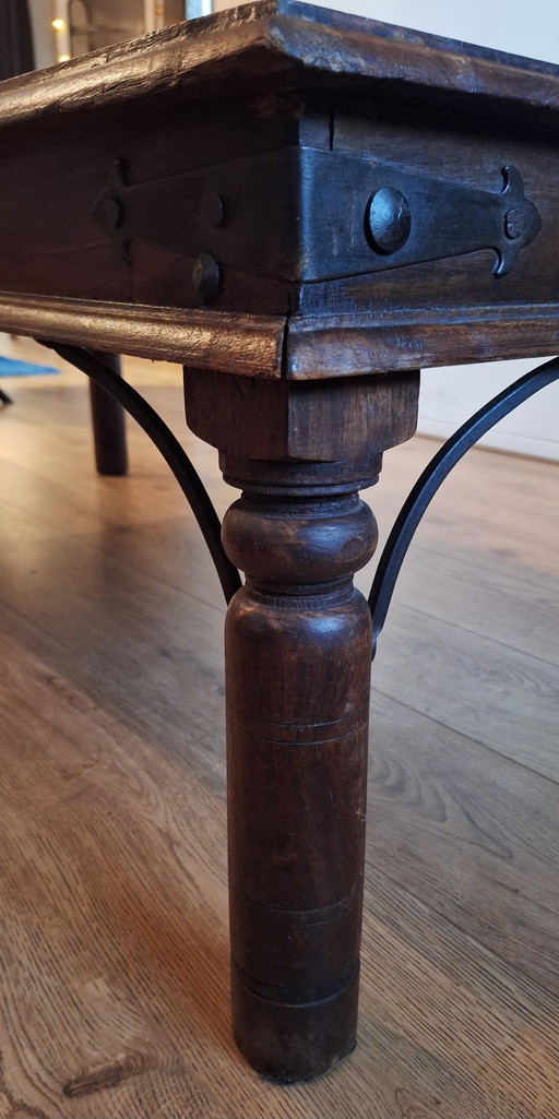 Prachtige koloniale Thakat tafel 