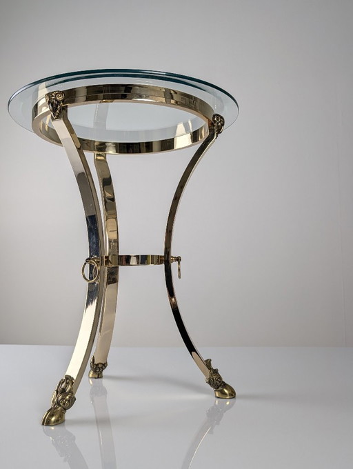 Neoklassieke bijzettafel van messing en facetgeslepen glas met ramkoppen, jaren 70 – Brass