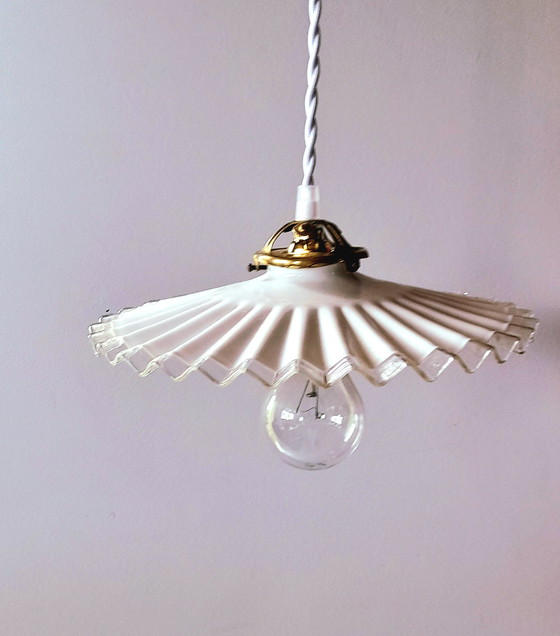 Image 1 of Suspension en Opaline Plissée 1950