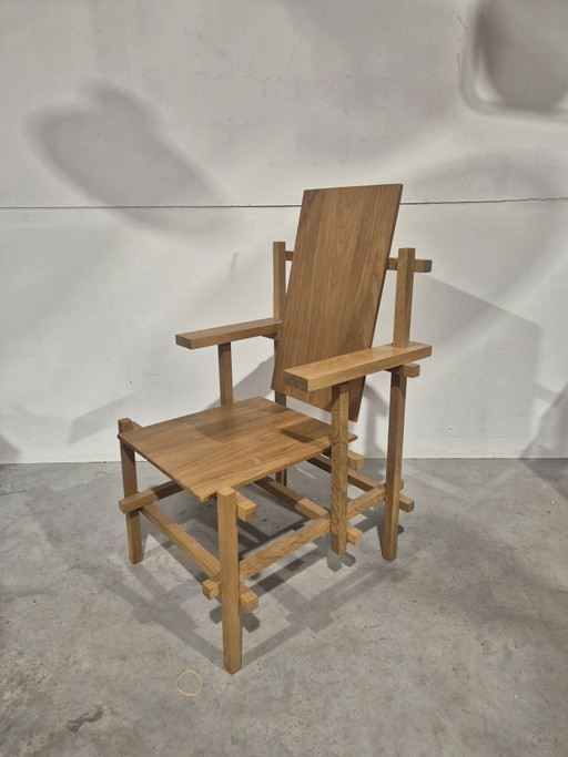 Interprétation d'une chaise Rietveld