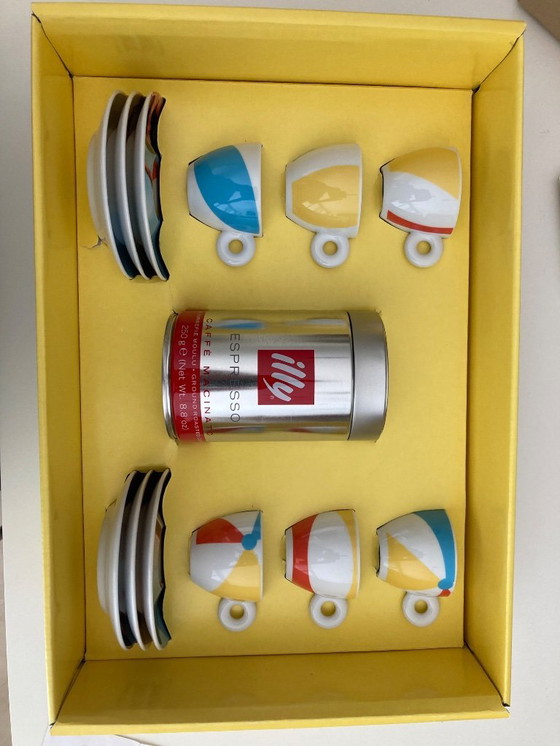 Image 1 of Colección illy - 2002 - tazas de espresso - Marina Abramovic.