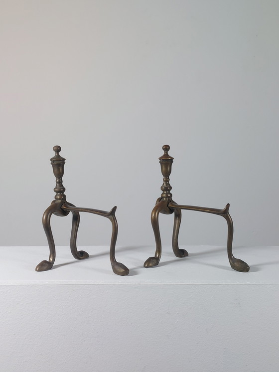 Image 1 of Paire de tréteaux de cheminée zoomorphes vintage en laiton