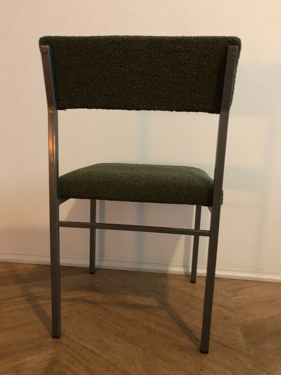 Traunraut Esszimmerstuhl mit grünem Stoffbezug, Esszimmerstühle, Metall, Minimalisme (Foto 3 von 7)