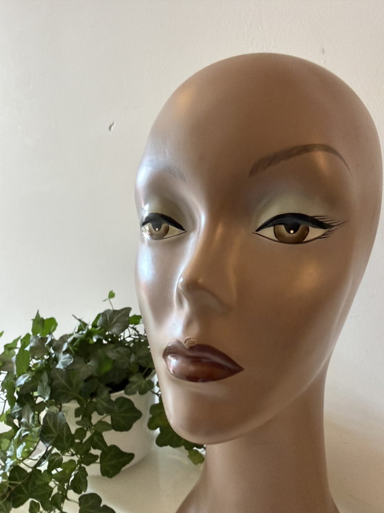 1960s Sleek Window Dressing Head – Decorative Objects, Plastic (photo 6 of 9)
