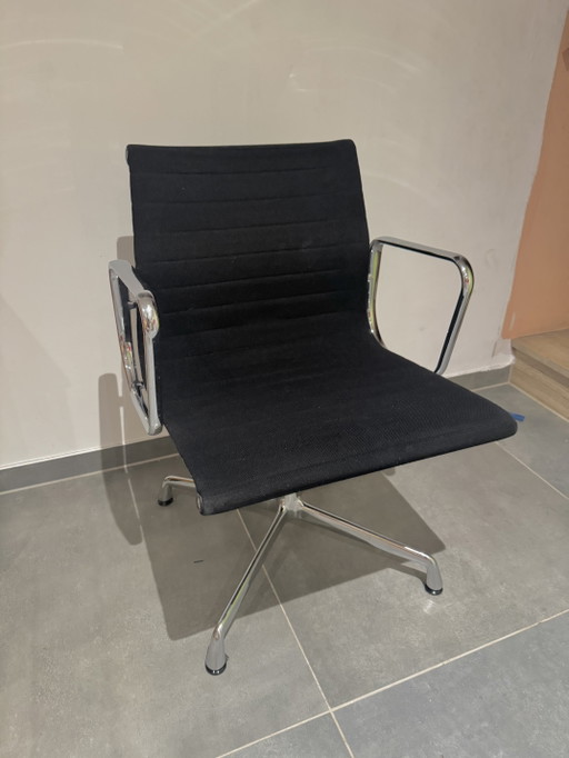 Eames aluminum chair Herman Miller Vitra EA107 – bureaustoelen, Textile, Aluminium