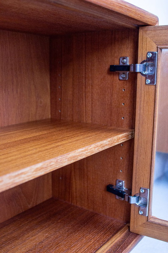 Vetrina, credenza e cassettiera vintage in teak, design danese, stile metà secolo. – Vetrine, Wood (photo 8 of 15)