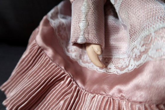 Image 1 of Incantevole bambola vintage in porcellana - 42 cm, XX secolo, graziosa in rosa - 2C01