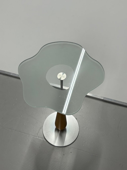 Table d'appoint avec plateau en verre en forme de fleur