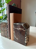 Set aus Marmor-Buchstützen