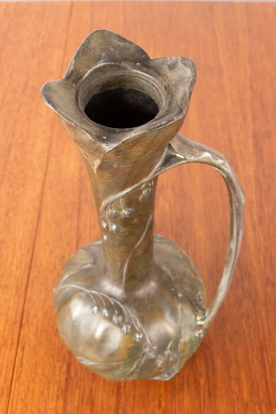 Image 1 of Vase Art-Nouveau en étain massif patiné bronze par Louis Chalon 1910.