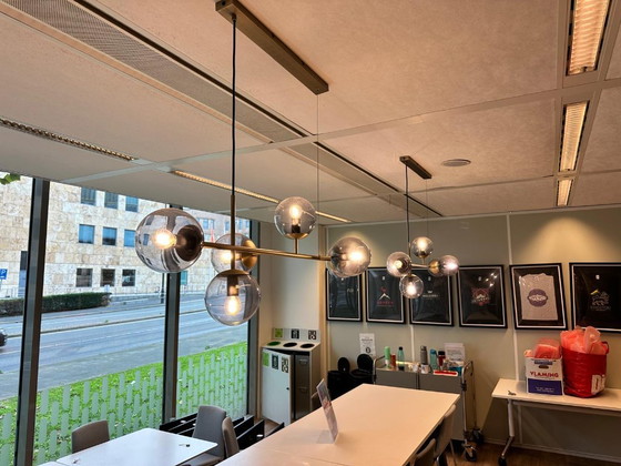 Bolia Orb hanglamp horizontaal, messing met rookglas (2 stuks), Hanglampen, Metaal, Gold, Modern (foto 2 van 5)