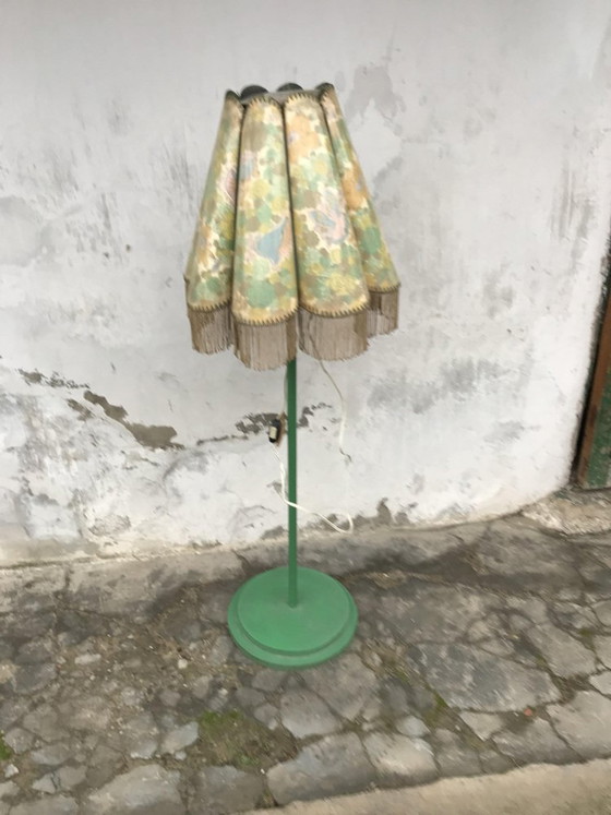 Lampada da terra Mid-Century con paralume in plastica, anni '50 – Lampade da terra, Mid Century Modern (photo 8 of 8)