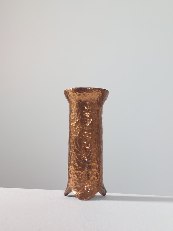 Image 1 of Vase anthroposophique en cuivre martelé à la main