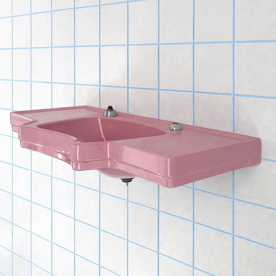 Image 1 of Grand lavabo rose vintage, années 1980