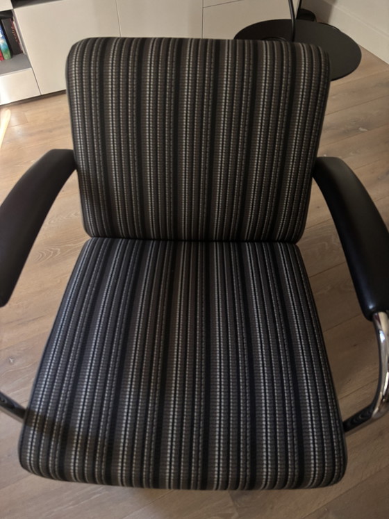 Leolux Scylla like new condition fabric / leather combination - original. – Armchairs, Metal (photo 2 of 6)