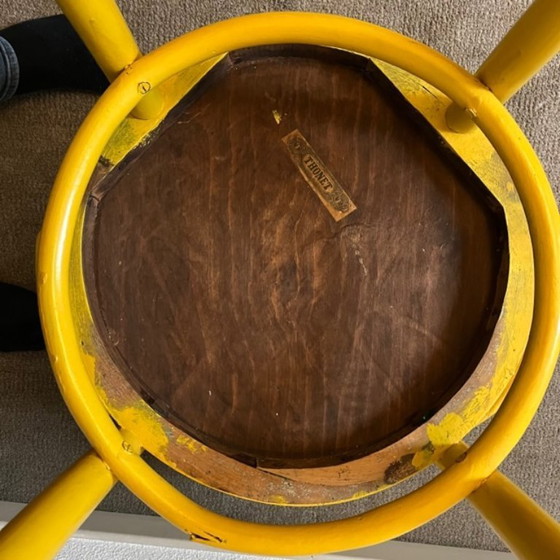 Image 1 of 1x gele Stoel 233 van Thonet